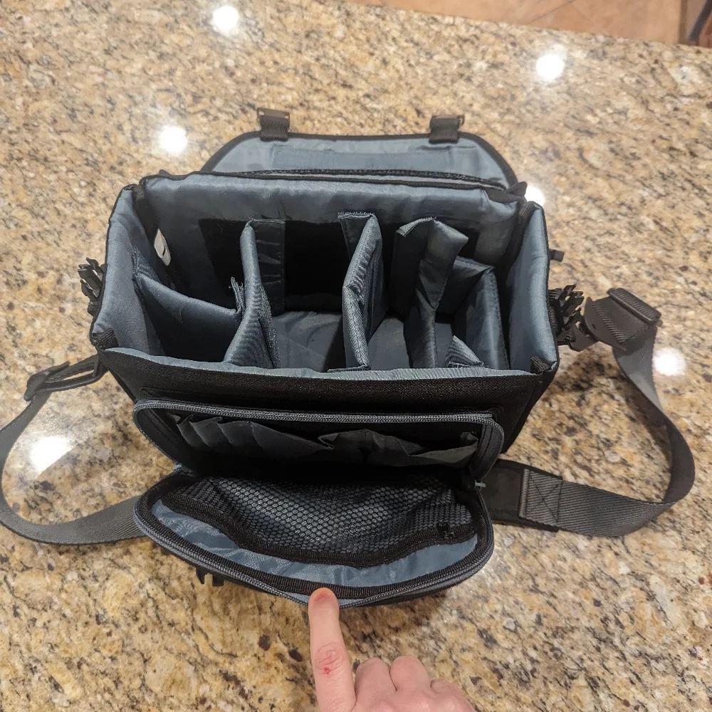 Vintage Quantaray Heavy Duty Professional Black Camera Bag W Adj Shoulder Strap